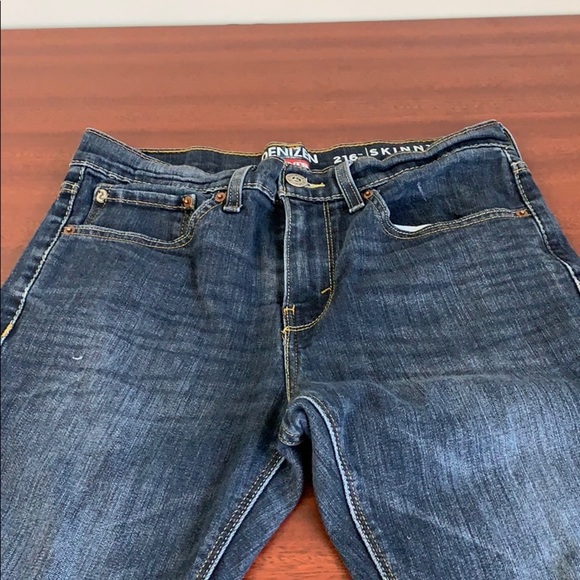 Levi’s skinny fit dark blue jeans! - Picture 3 of 7